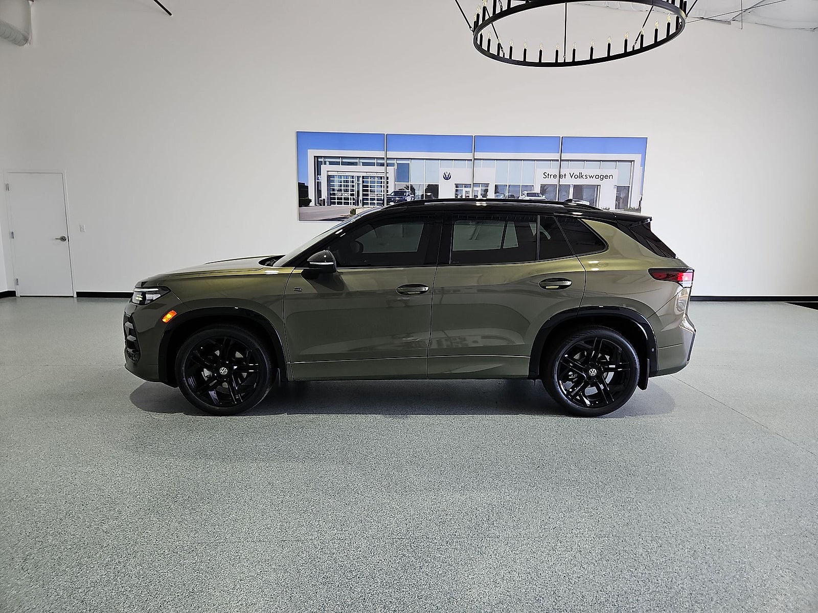 2026 Volkswagen Tiguan SE R-Line Black