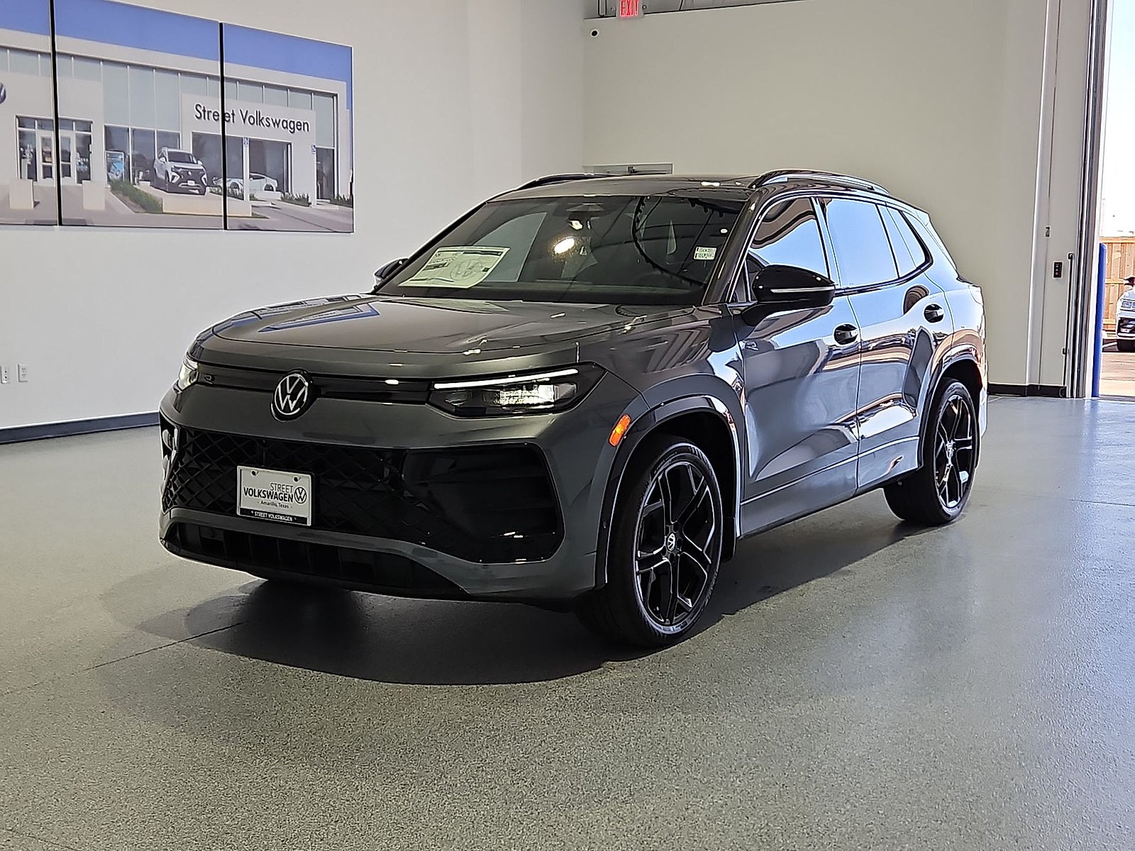 2026 Volkswagen Tiguan SE R-Line Black