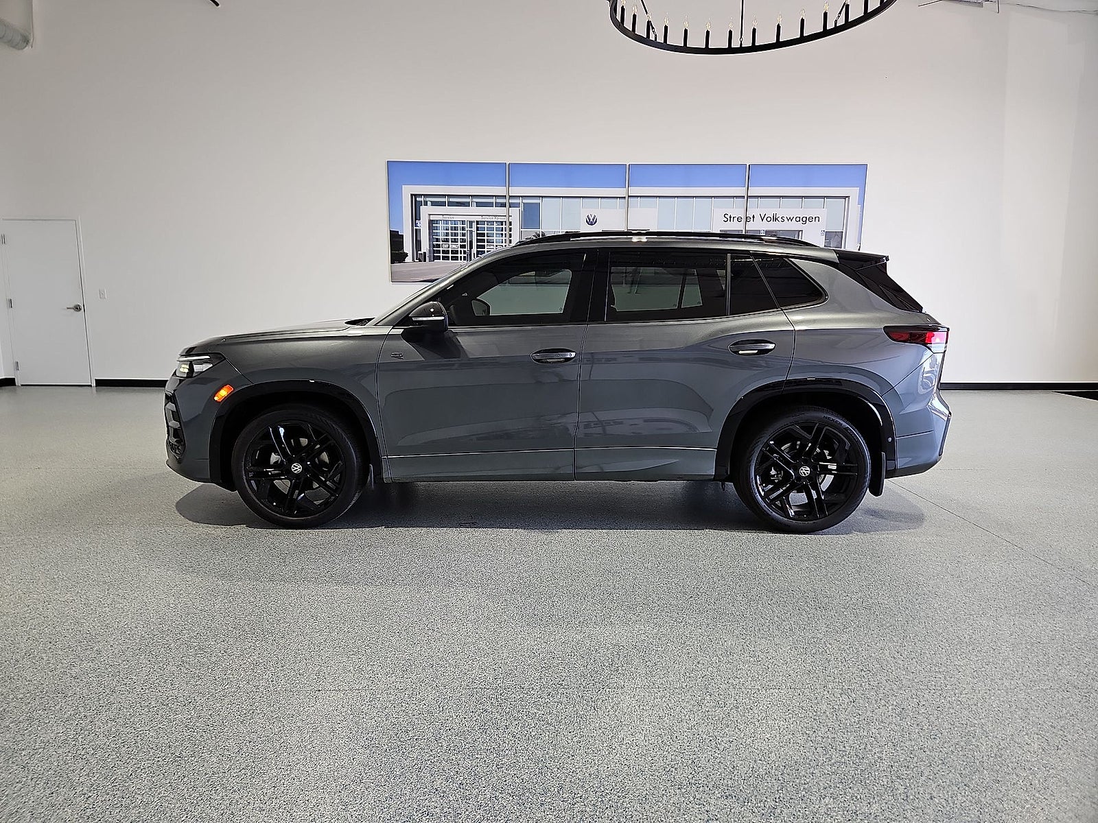 2026 Volkswagen Tiguan SE R-Line Black