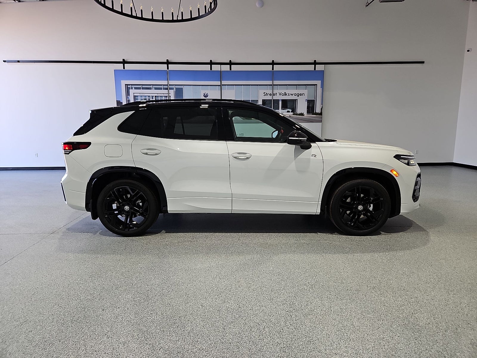 2026 Volkswagen Tiguan SE R-Line Black