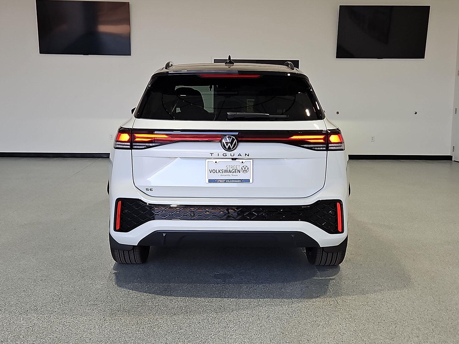 2026 Volkswagen Tiguan SE R-Line Black
