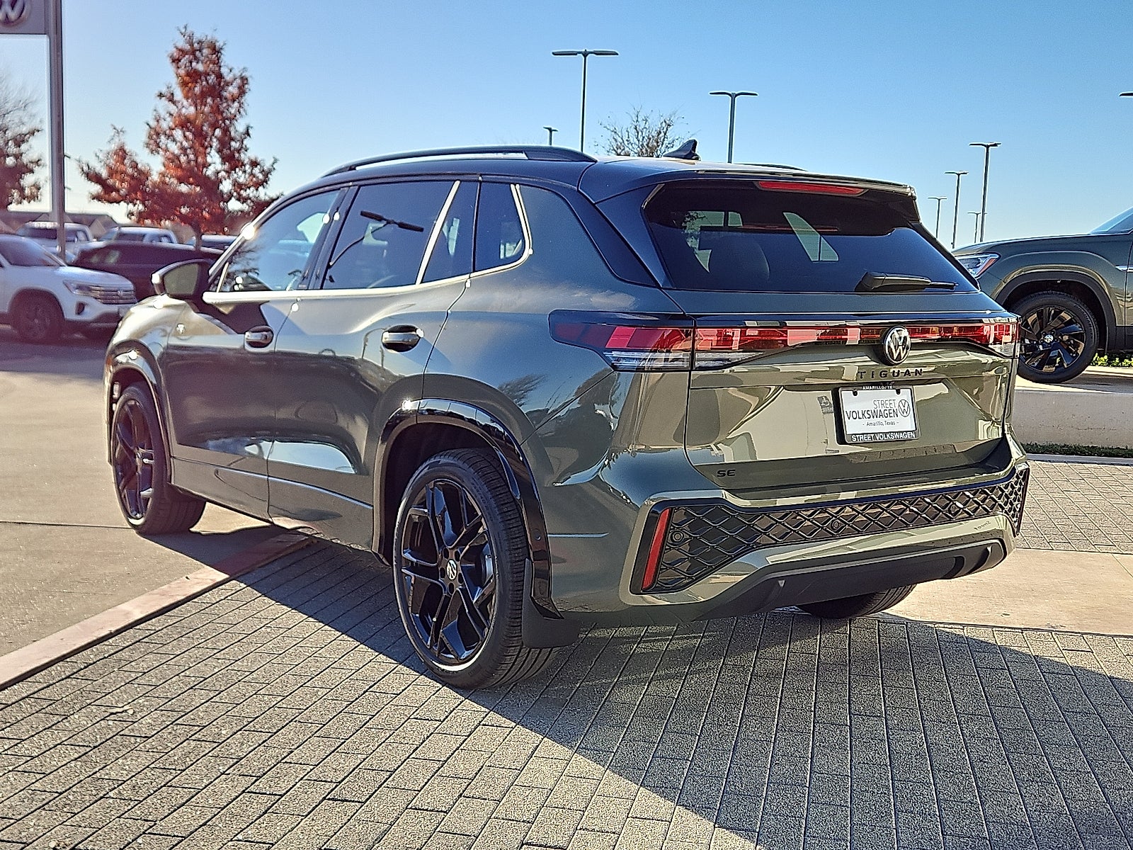 2026 Volkswagen Tiguan 2.0T SE R-Line Black