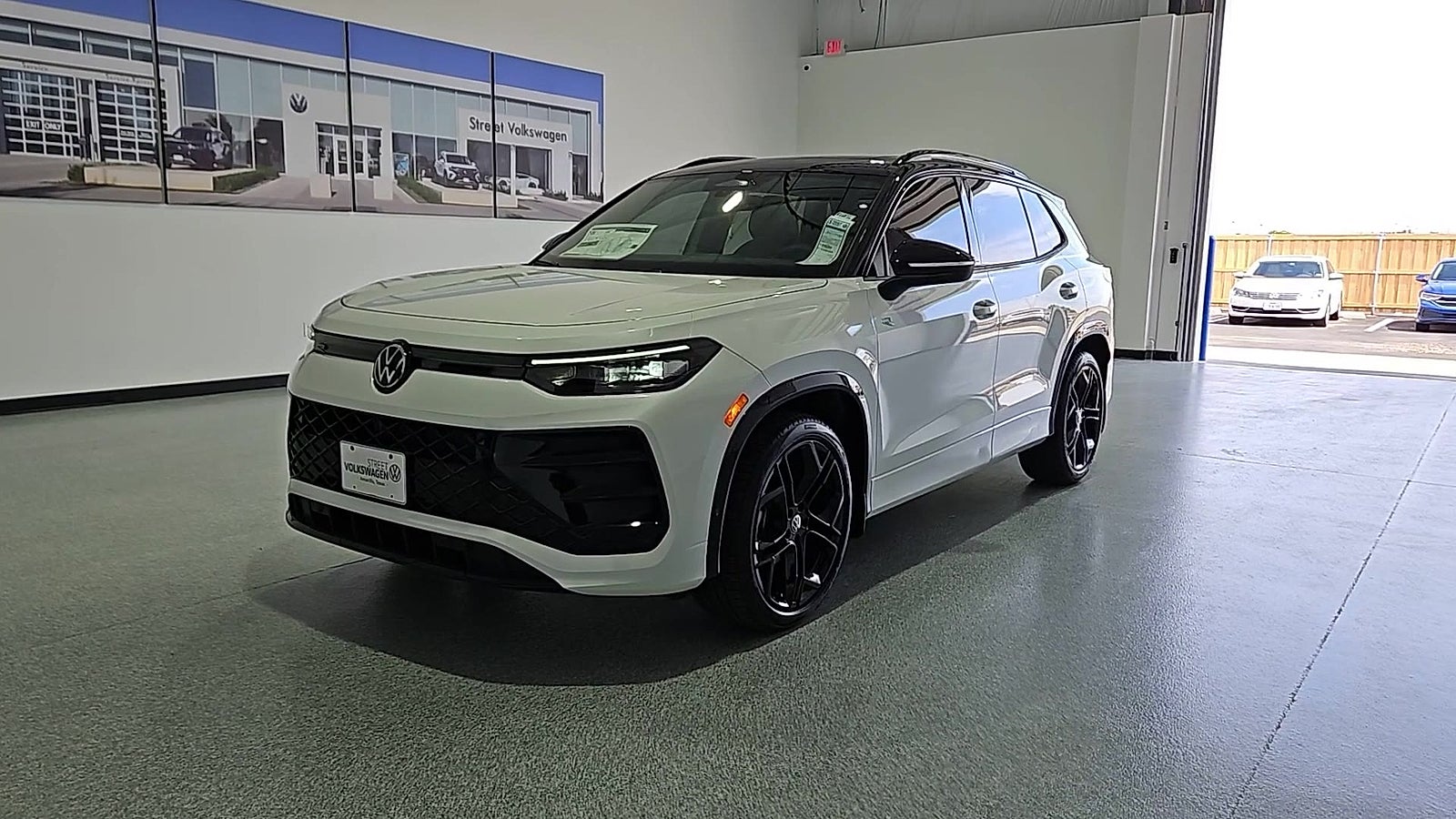 2026 Volkswagen Tiguan SE R-Line Black