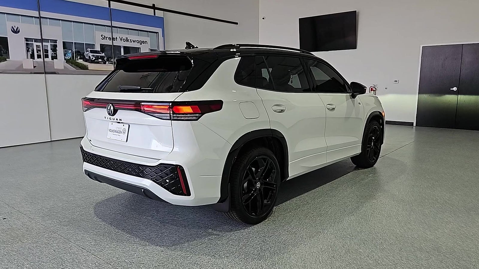 2026 Volkswagen Tiguan SE R-Line Black