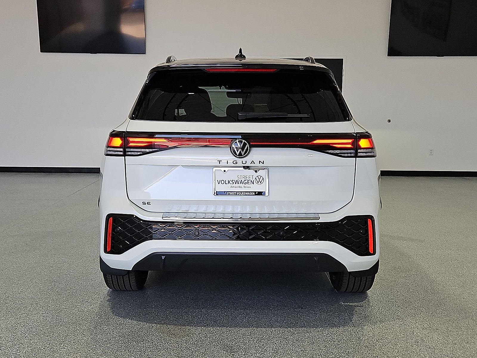 2026 Volkswagen Tiguan SE R-Line Black