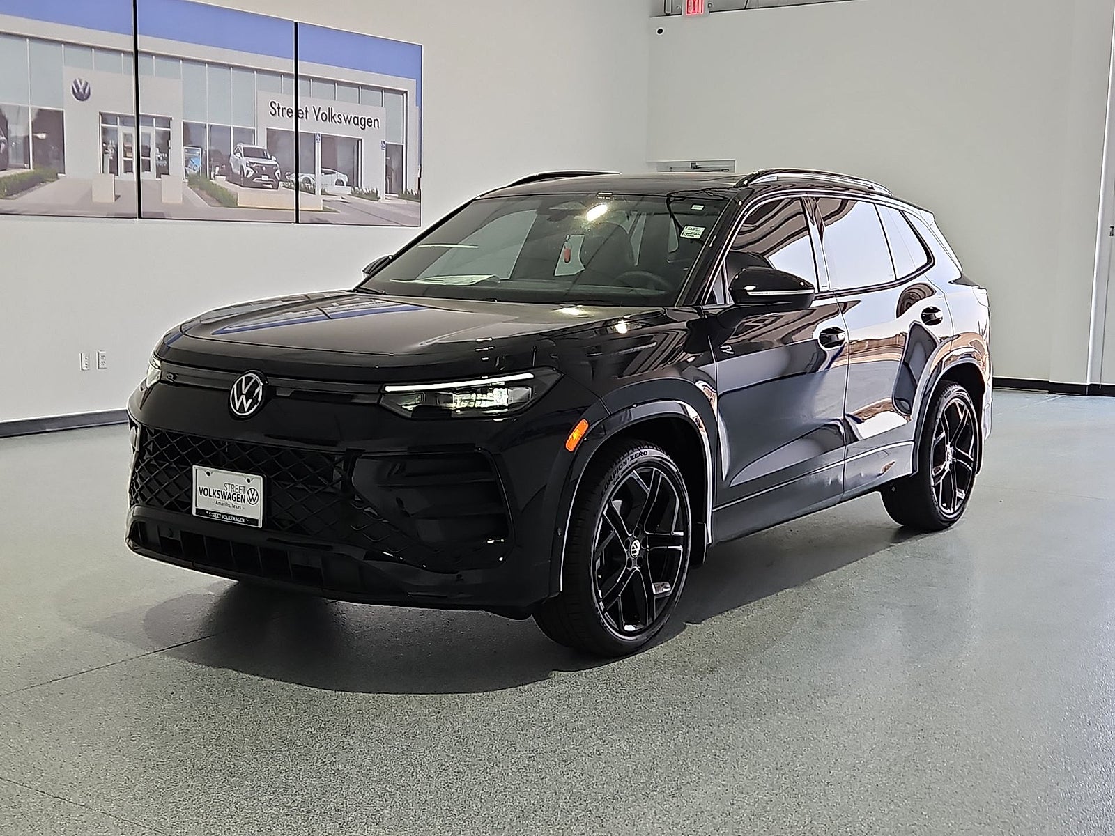 2026 Volkswagen Tiguan SE R-Line Black
