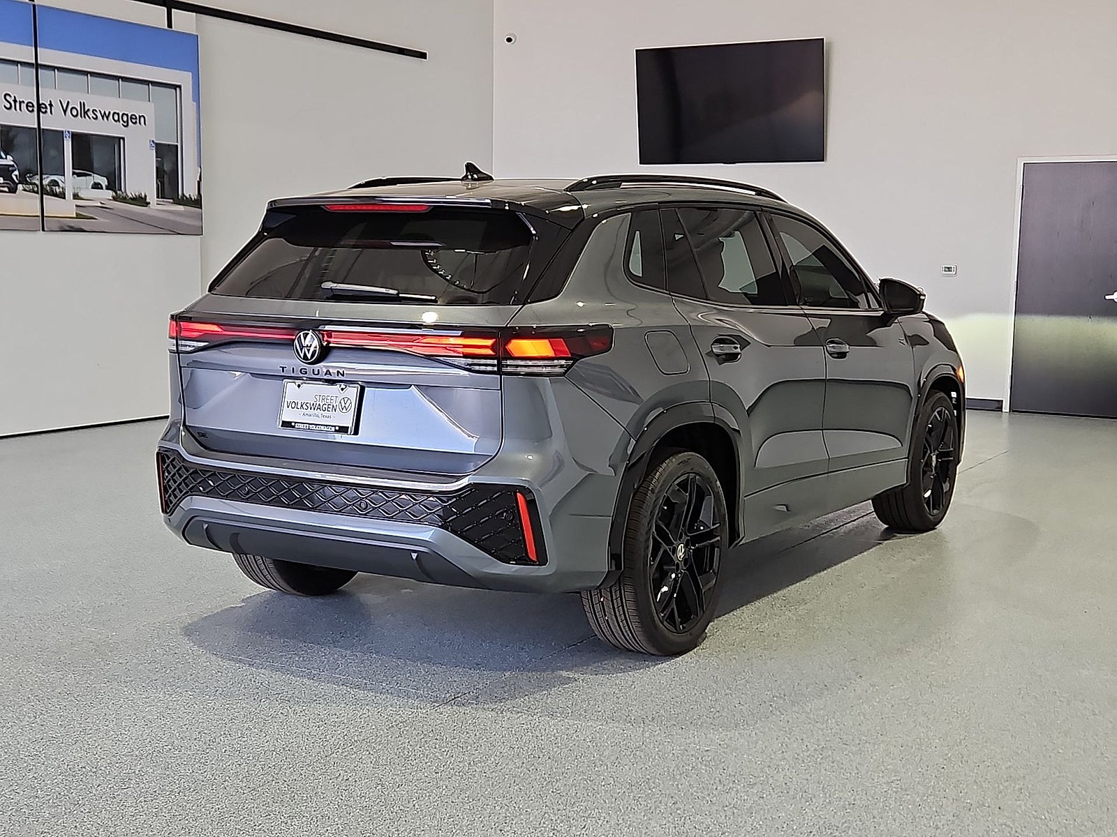 2026 Volkswagen Tiguan SE R-Line Black