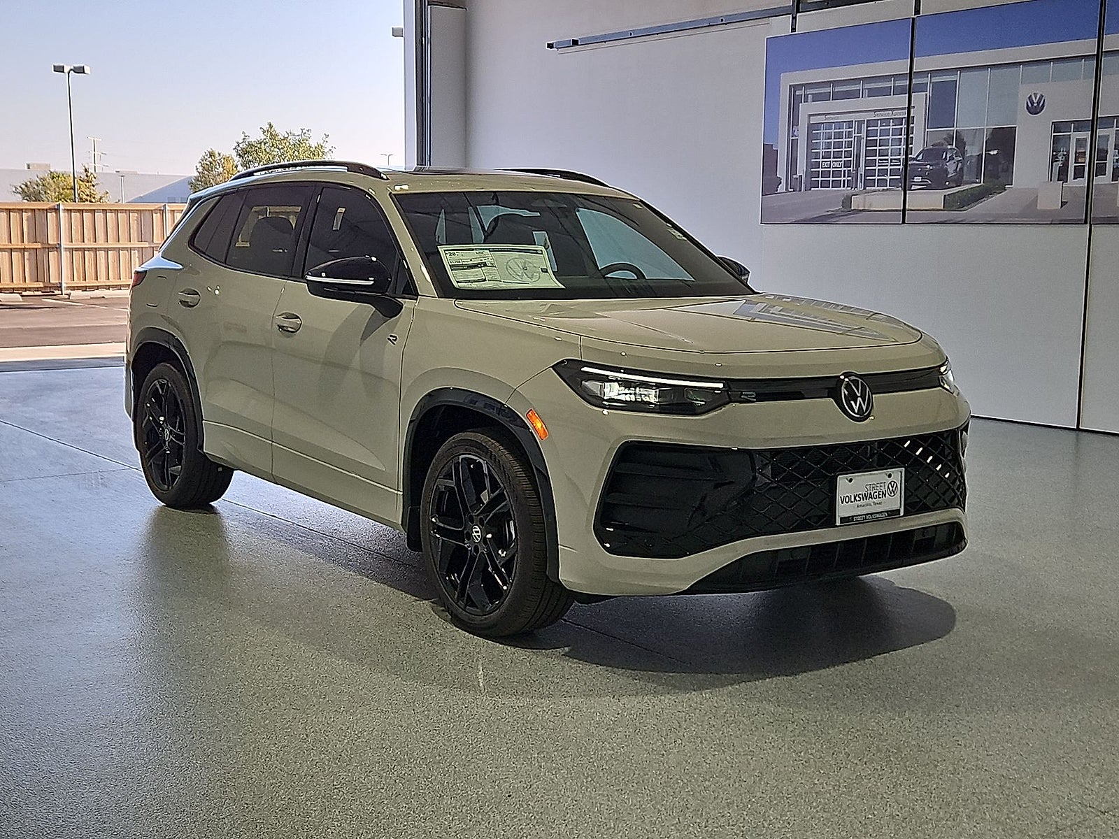 2026 Volkswagen Tiguan SE R-Line Black