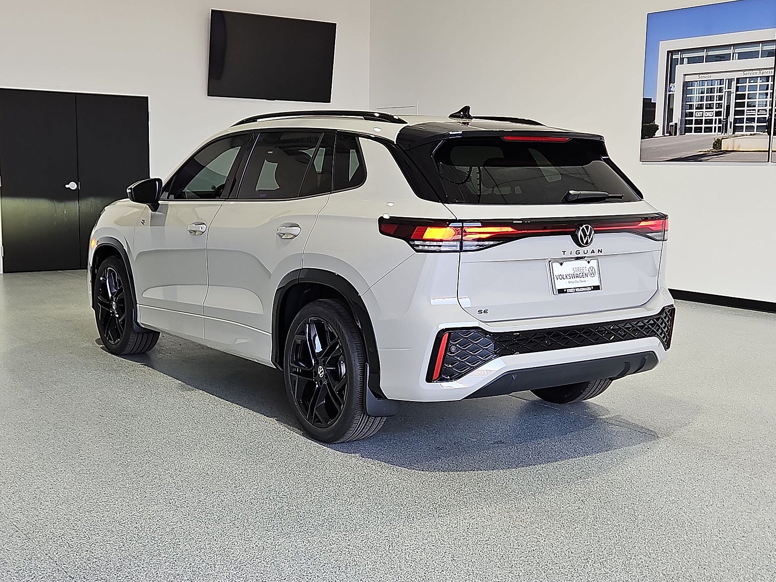 2026 Volkswagen Tiguan SE R-Line Black