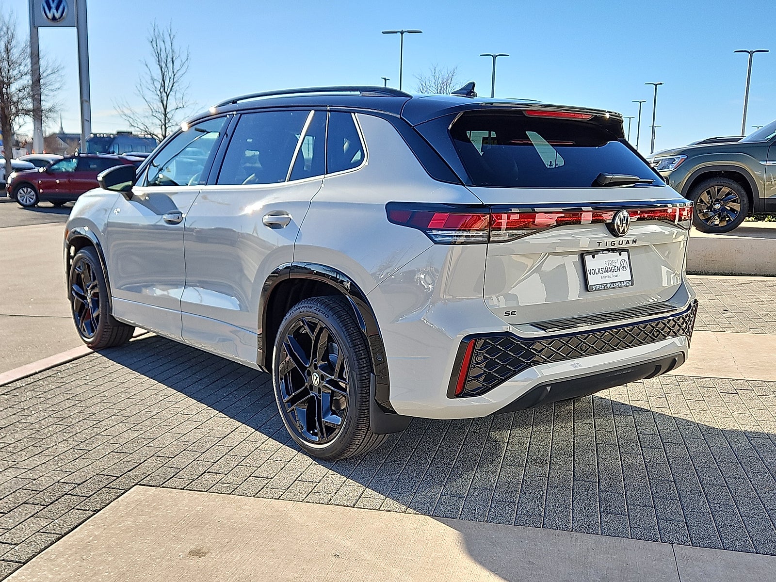 2026 Volkswagen Tiguan 2.0T SE R-Line Black