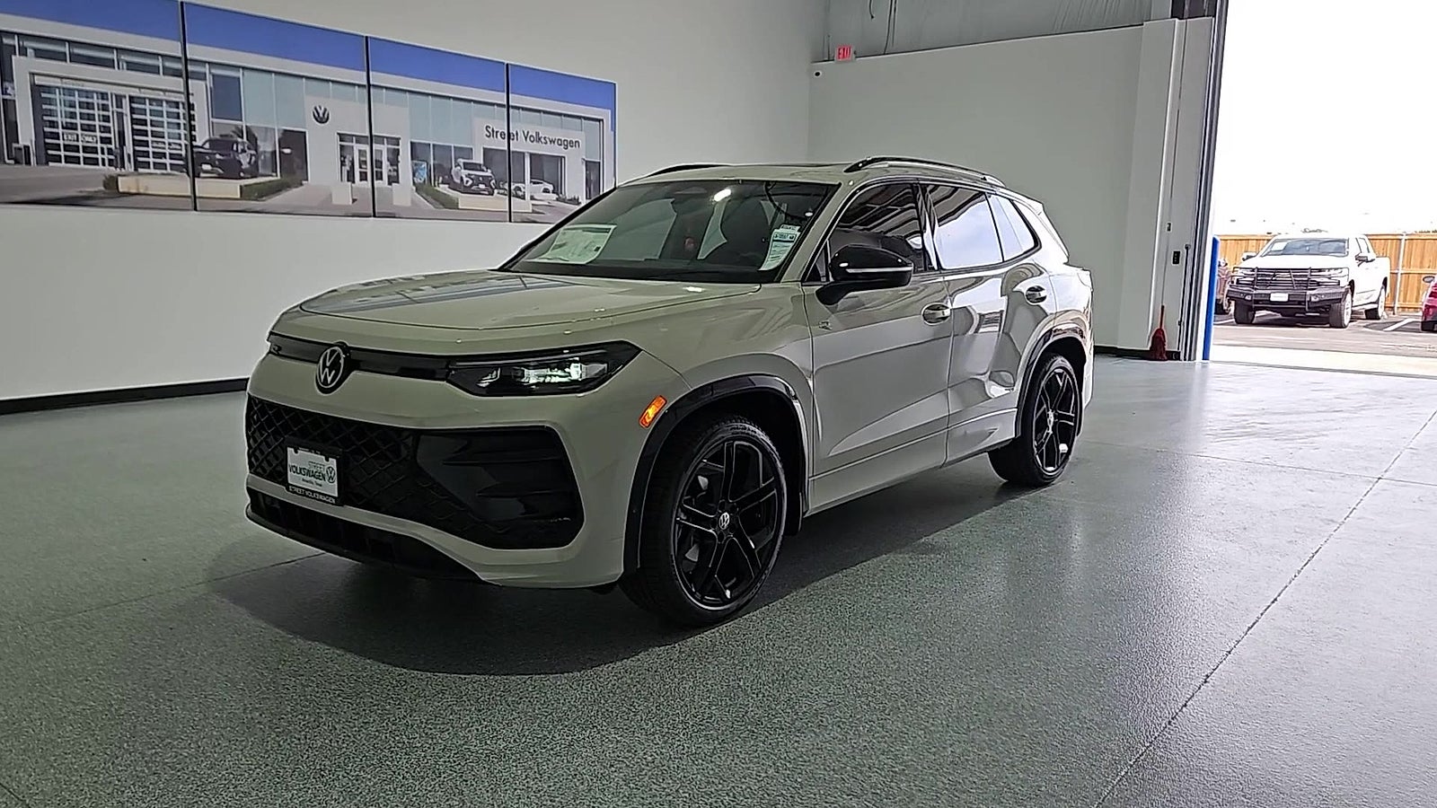 2026 Volkswagen Tiguan SE R-Line Black