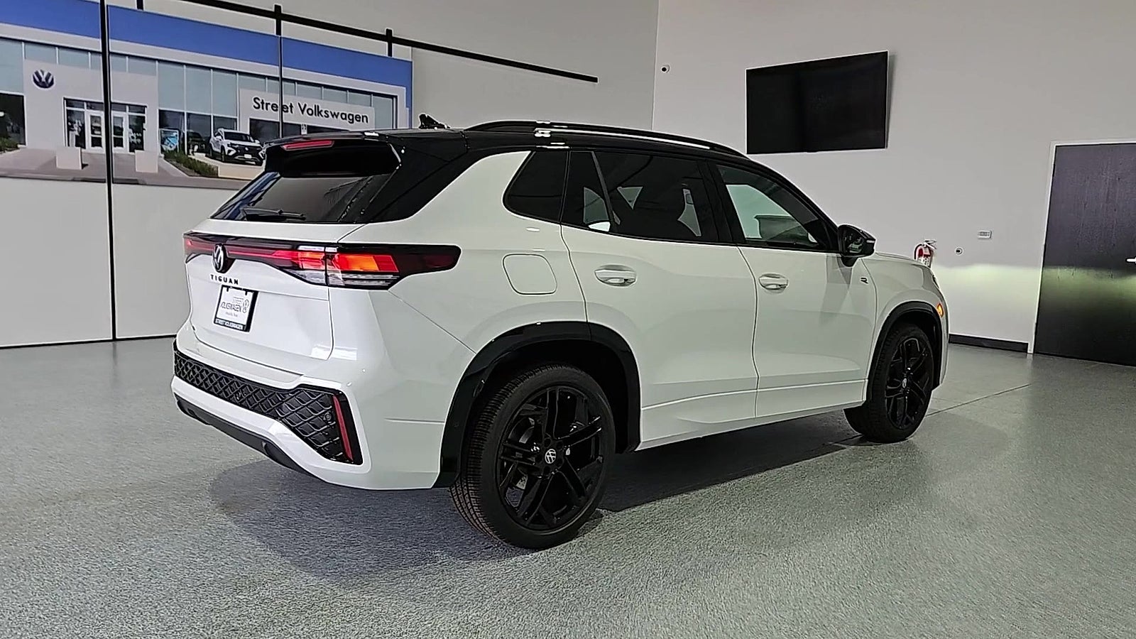 2026 Volkswagen Tiguan SE R-Line Black