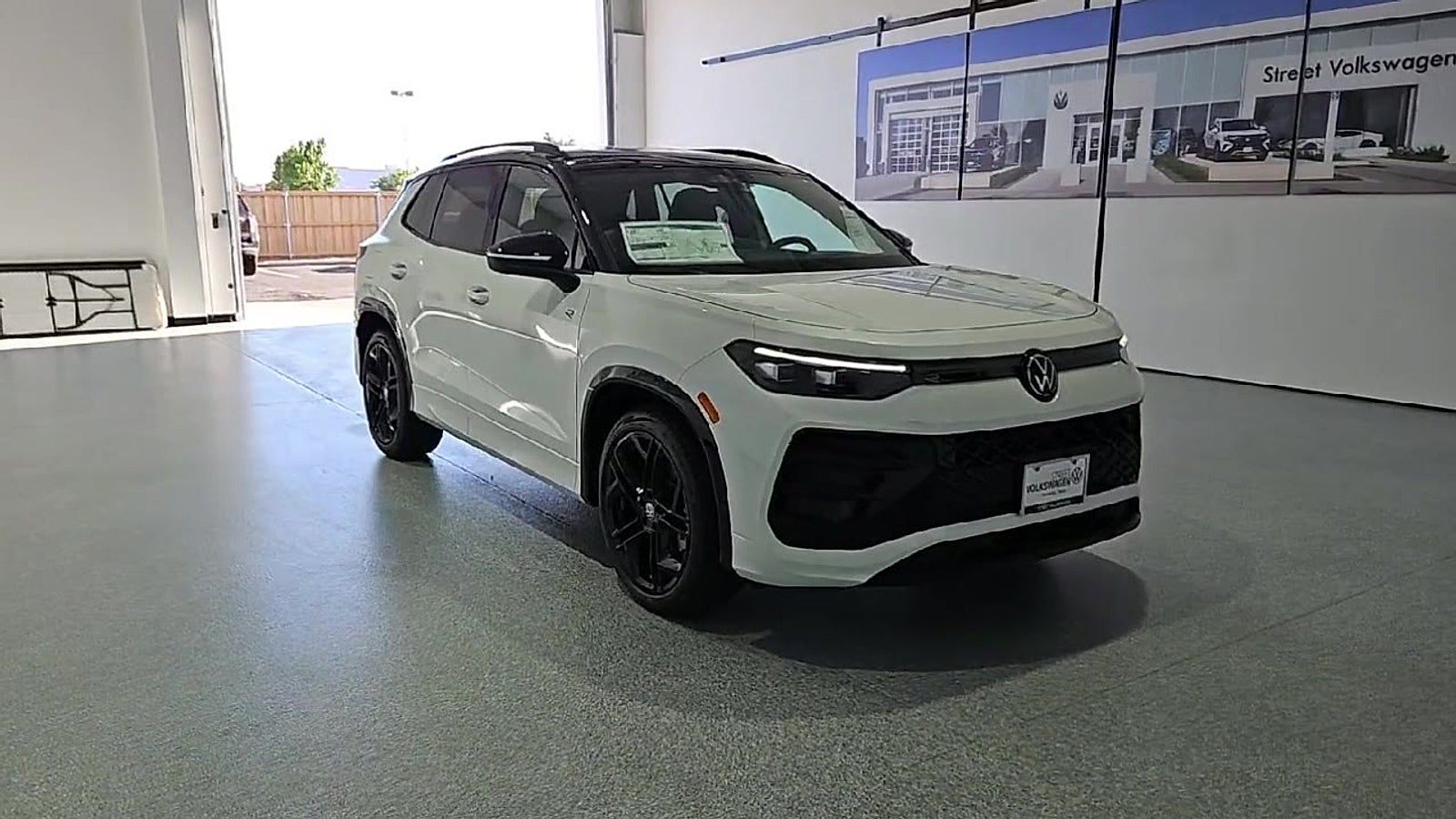 2026 Volkswagen Tiguan SE R-Line Black