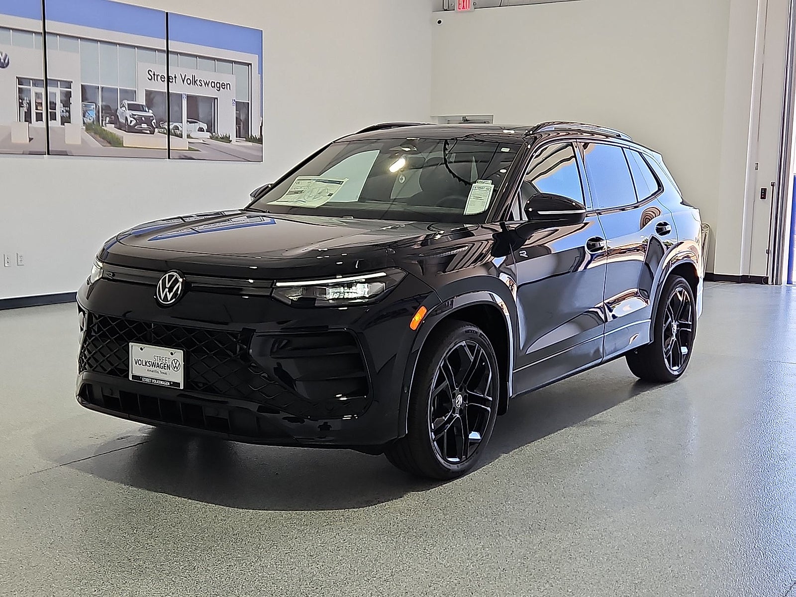 2026 Volkswagen Tiguan SE R-Line Black