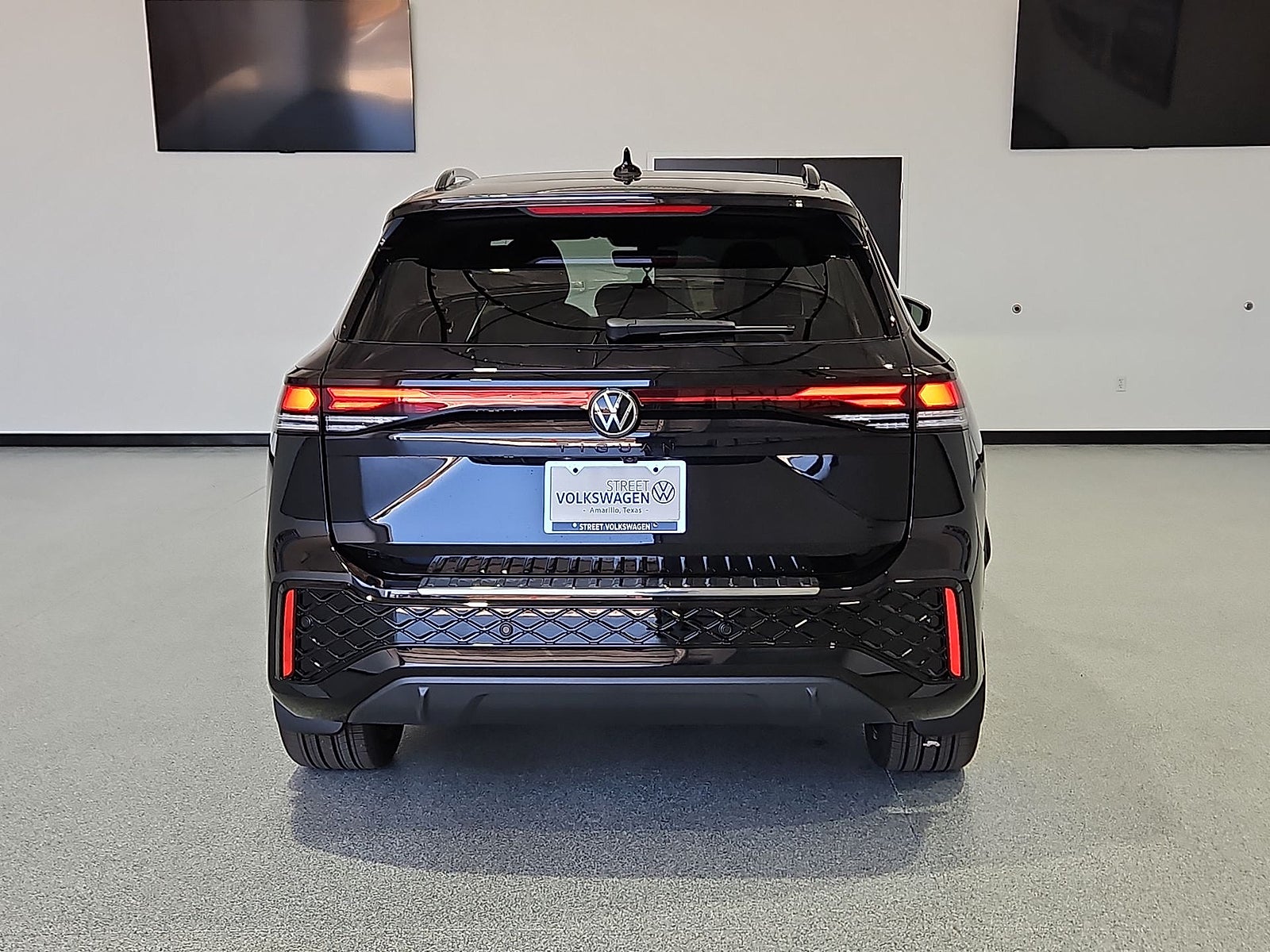 2026 Volkswagen Tiguan SE R-Line Black