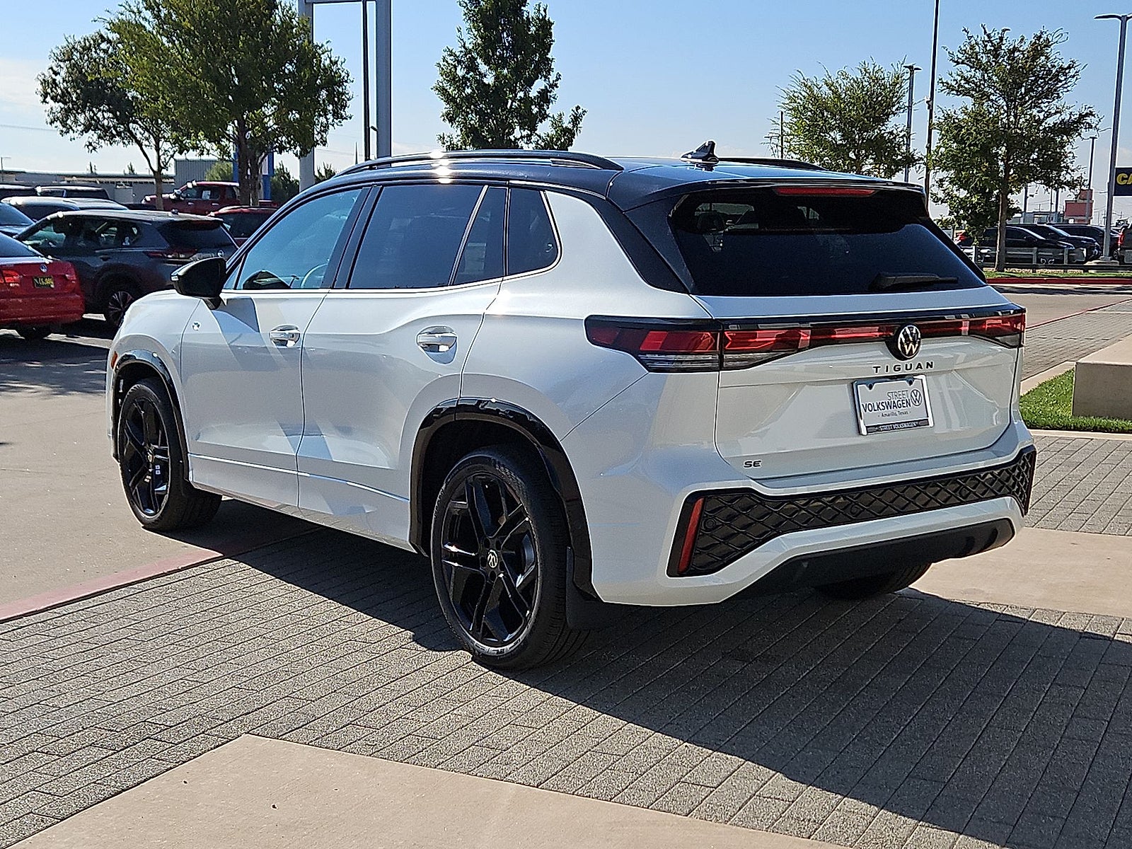 2026 Volkswagen Tiguan SE R-Line Black