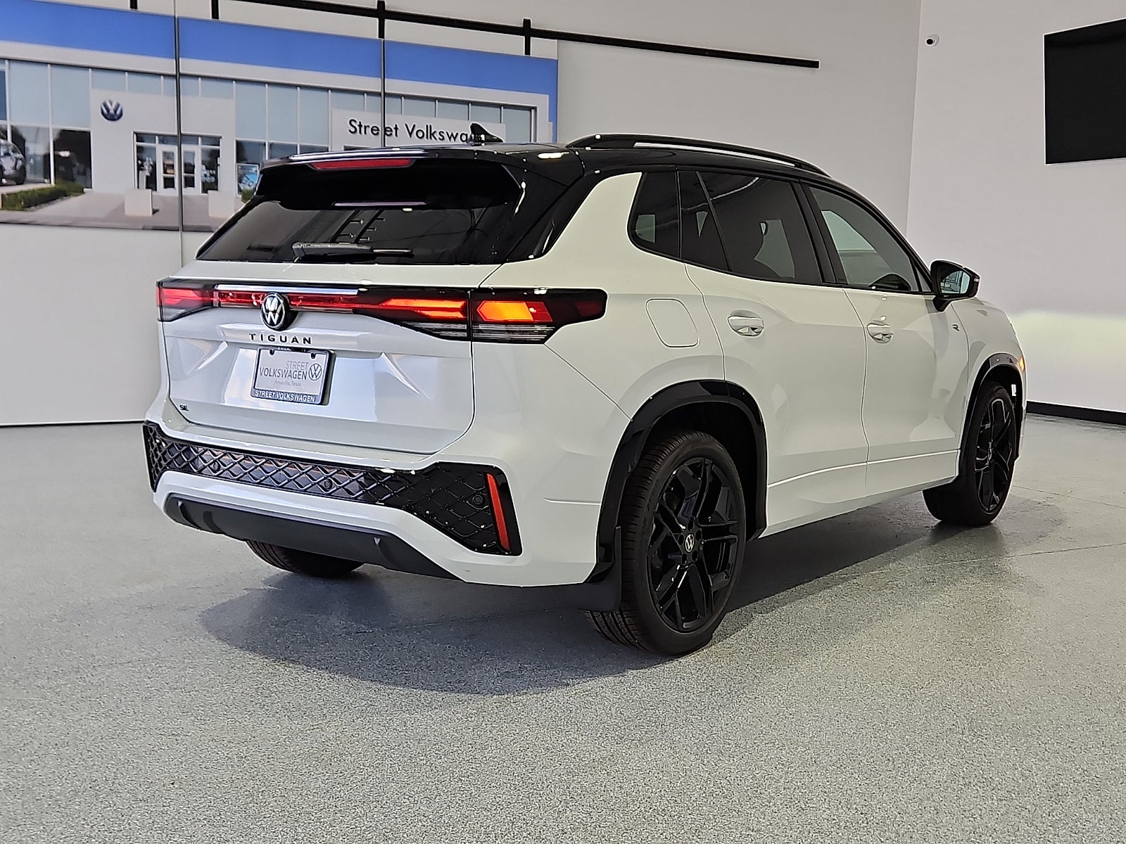 2026 Volkswagen Tiguan SE R-Line Black