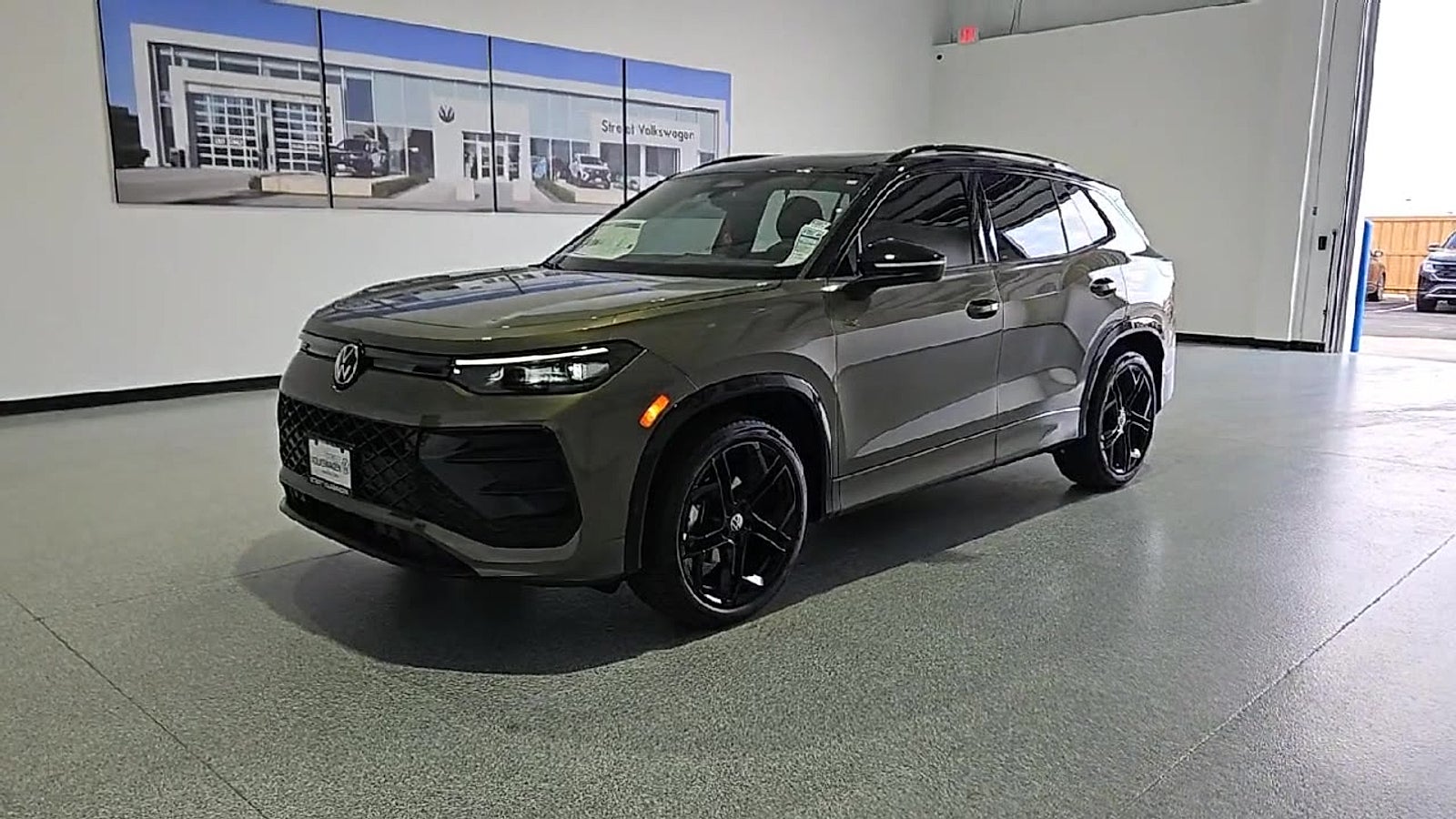 2026 Volkswagen Tiguan SE R-Line Black