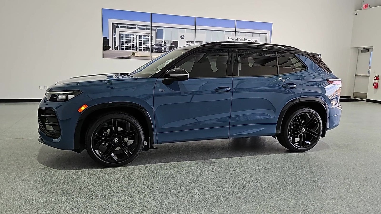 2026 Volkswagen Tiguan SE R-Line Black