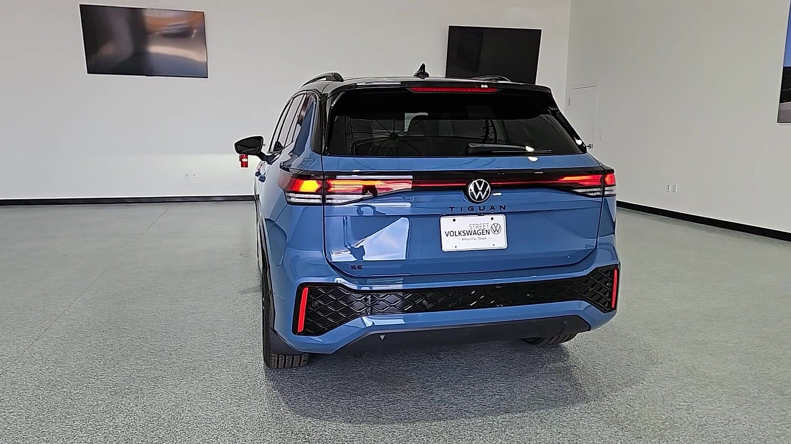 2026 Volkswagen Tiguan SE R-Line Black