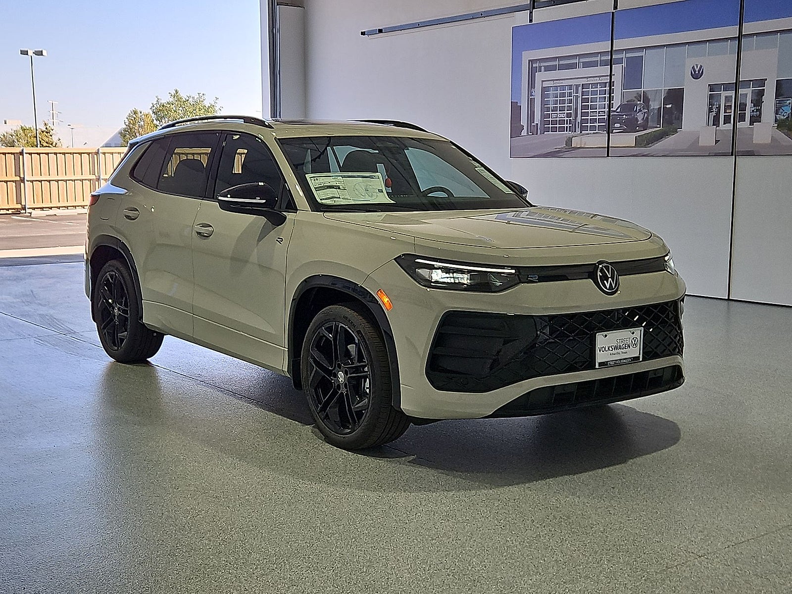 2026 Volkswagen Tiguan SE R-Line Black