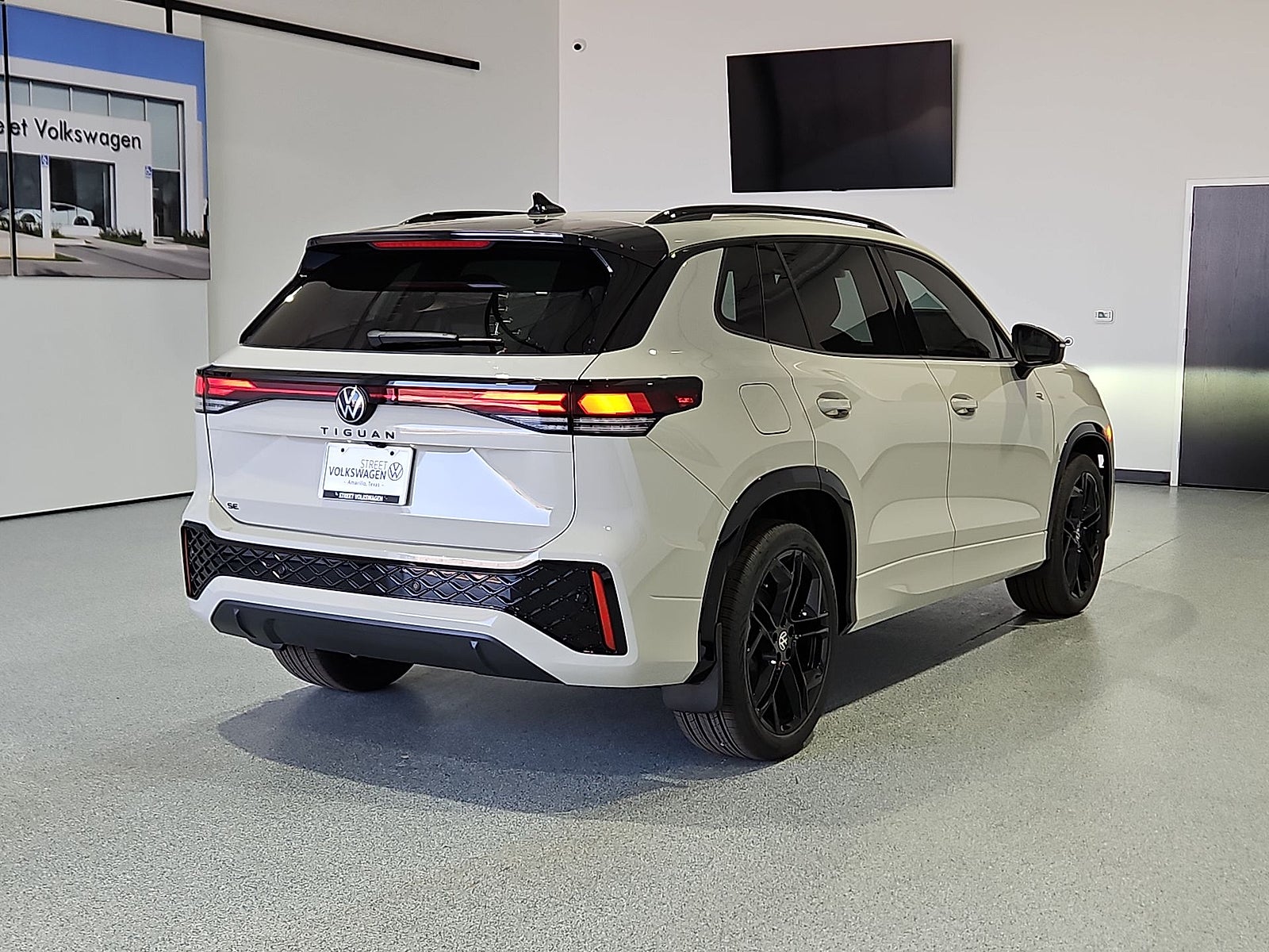2026 Volkswagen Tiguan SE R-Line Black