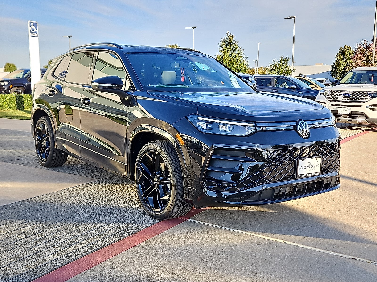 2026 Volkswagen Tiguan 2.0T SE R-Line Black