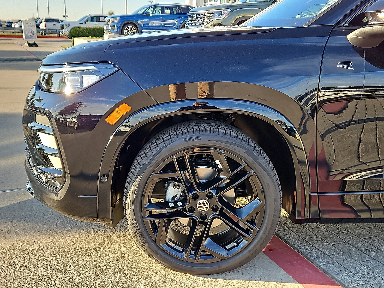 2026 Volkswagen Tiguan 2.0T SE R-Line Black