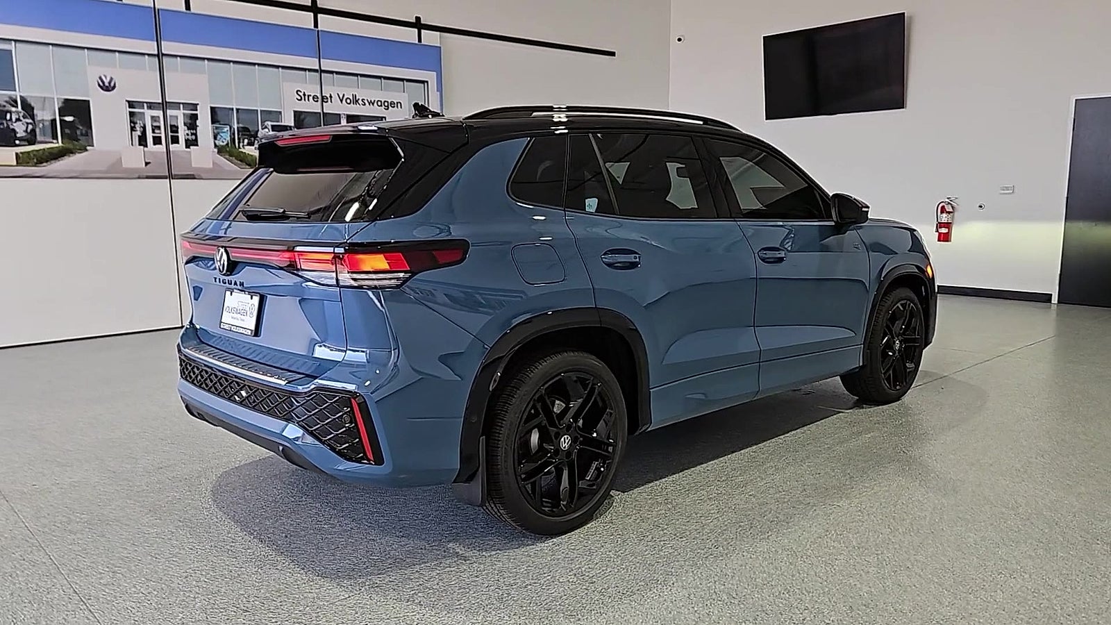 2026 Volkswagen Tiguan SE R-Line Black