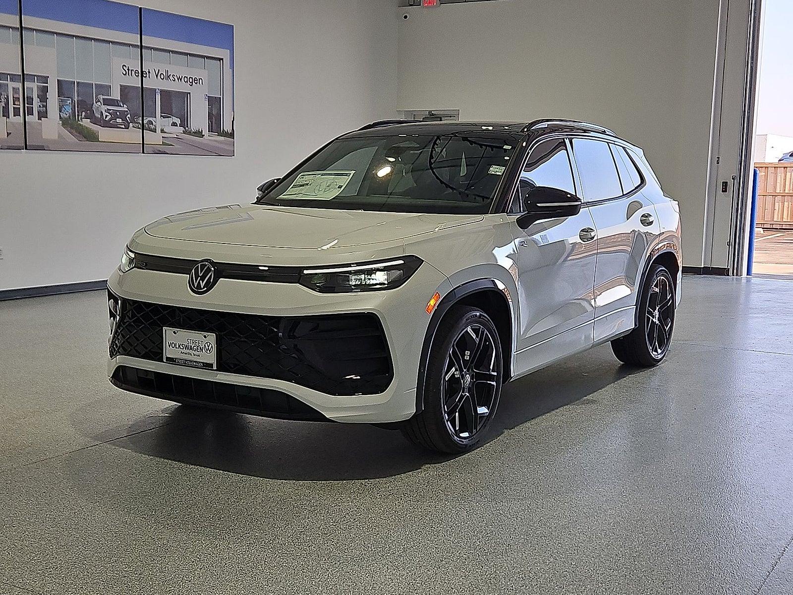 2026 Volkswagen Tiguan SE R-Line Black