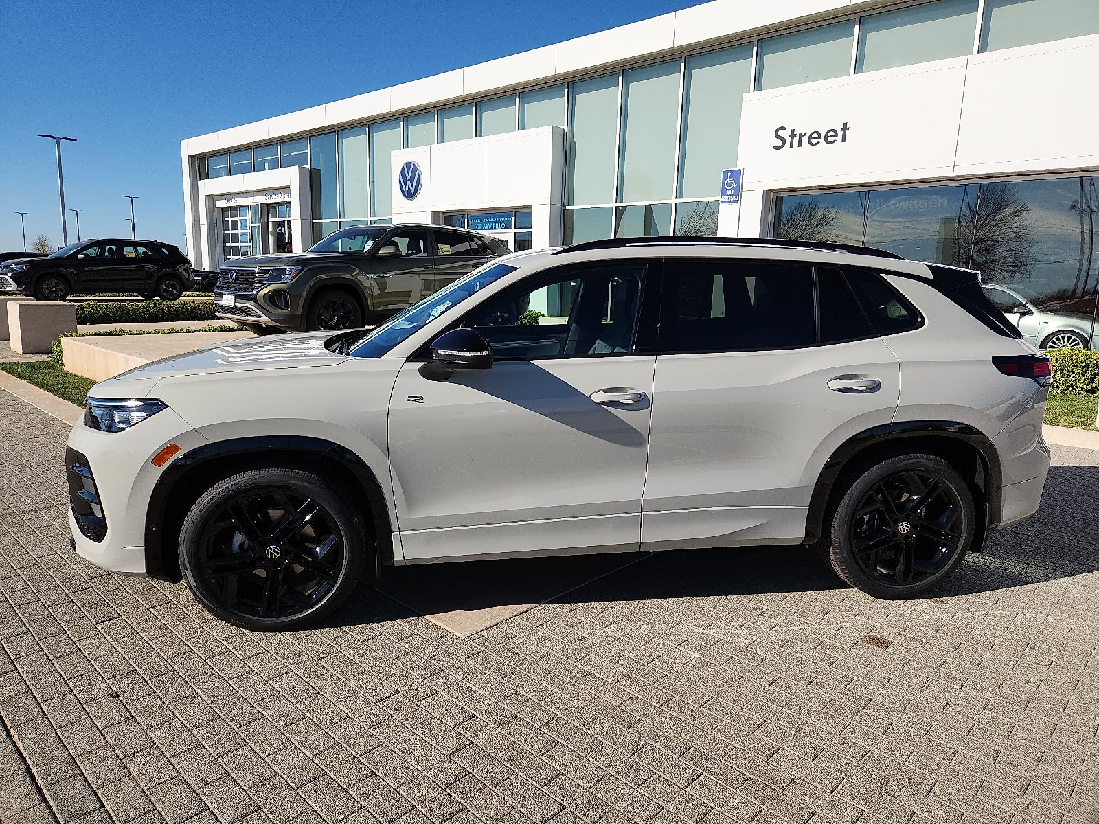 2026 Volkswagen Tiguan 2.0T SE R-Line Black