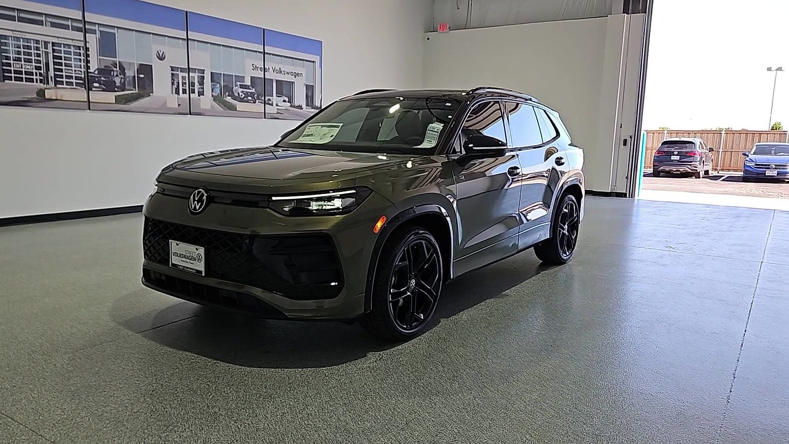 2026 Volkswagen Tiguan SE R-Line Black