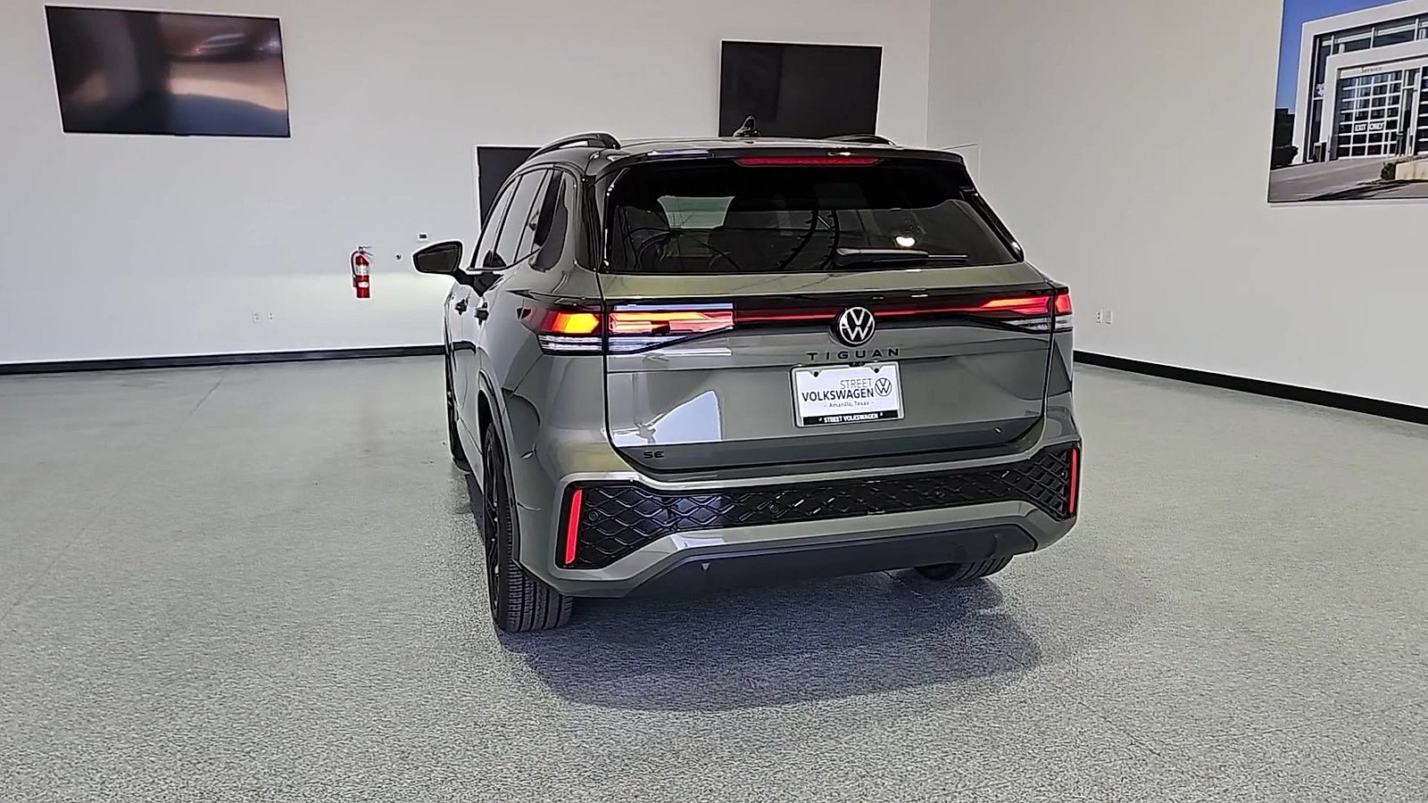 2026 Volkswagen Tiguan SE R-Line Black