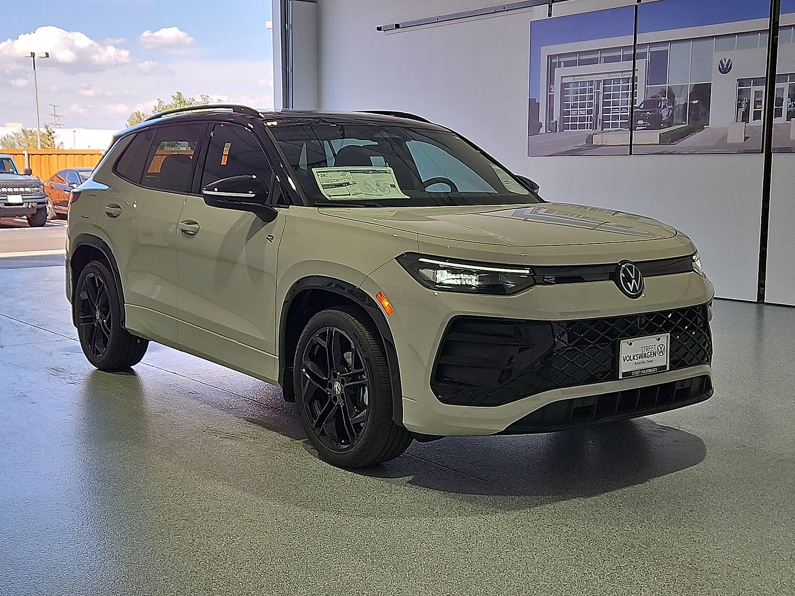 2026 Volkswagen Tiguan SE R-Line Black