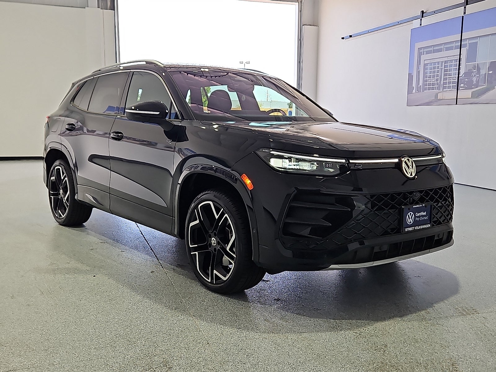 2025 Volkswagen Tiguan 2.0T SEL R-Line