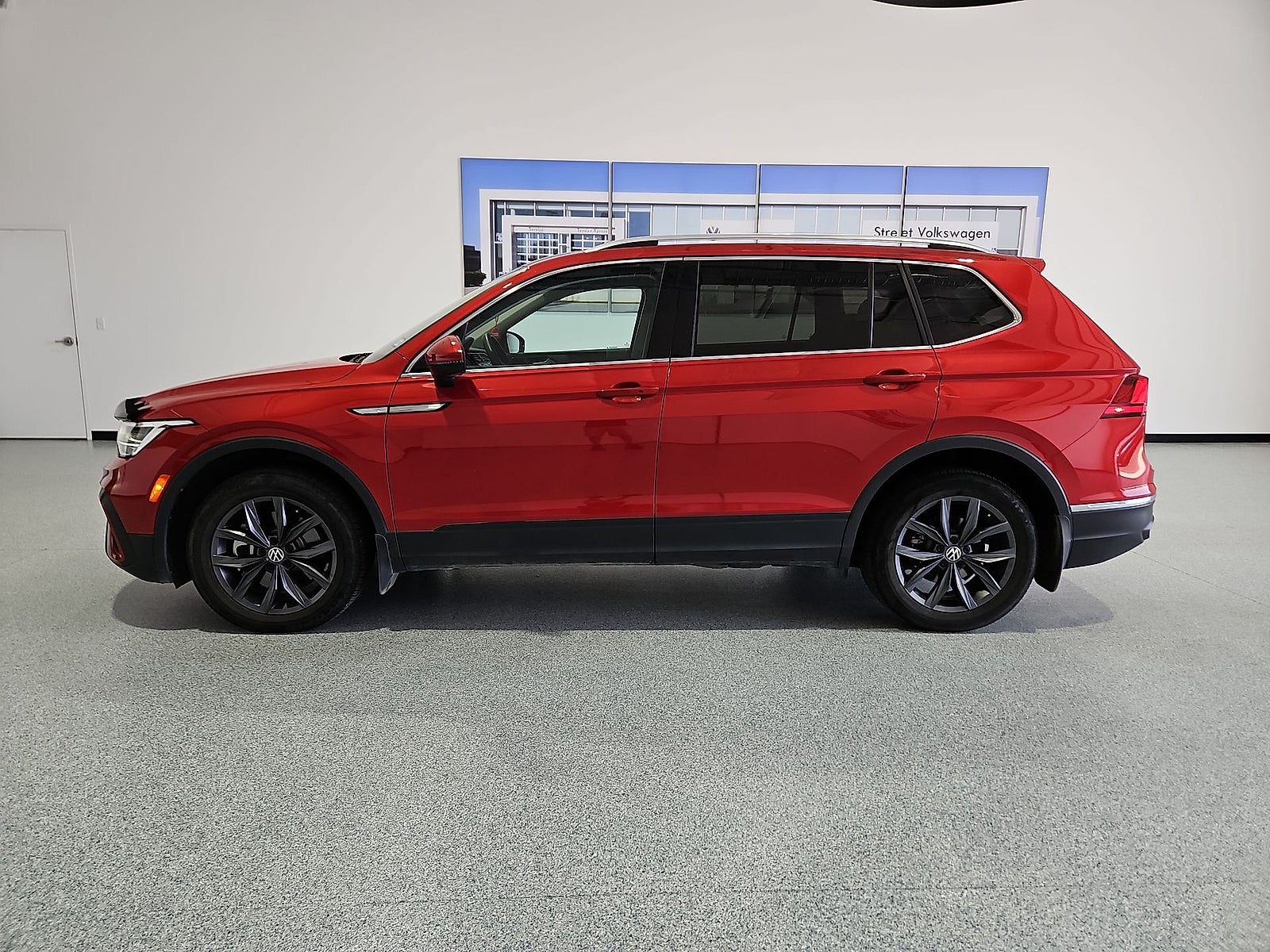 2023 Volkswagen Tiguan 2.0T SE