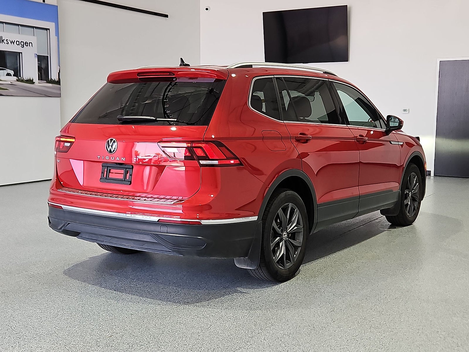 2023 Volkswagen Tiguan 2.0T SE