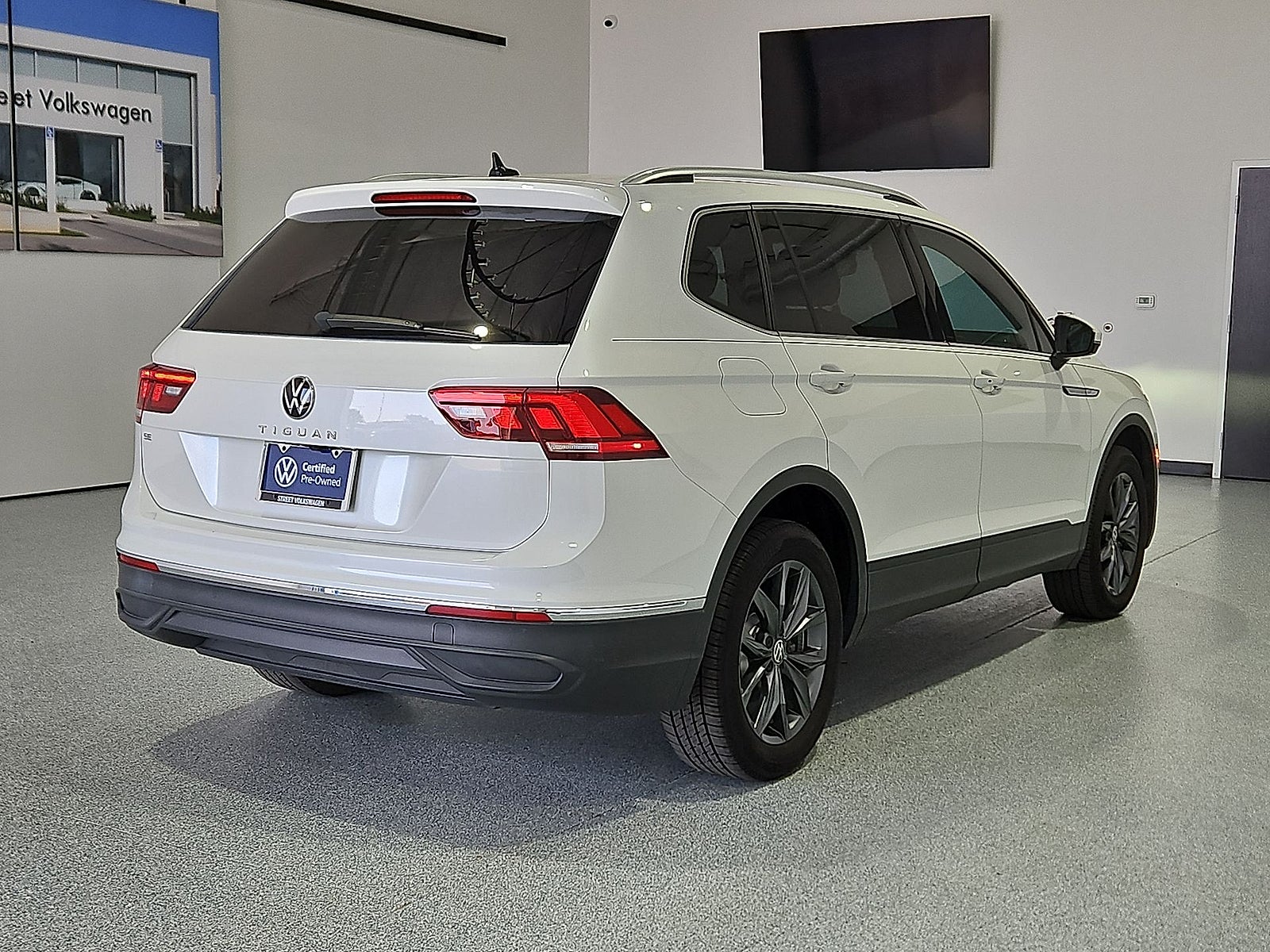 2023 Volkswagen Tiguan 2.0T SE