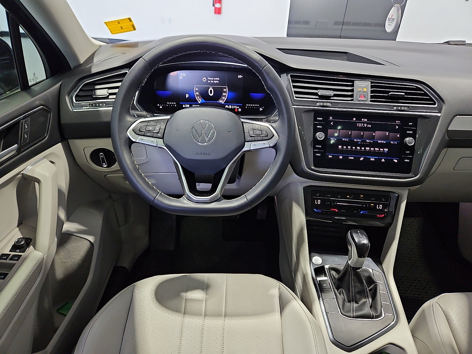 2023 Volkswagen Tiguan 2.0T SE
