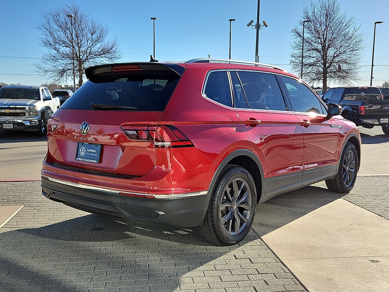 2023 Volkswagen Tiguan 2.0T SE