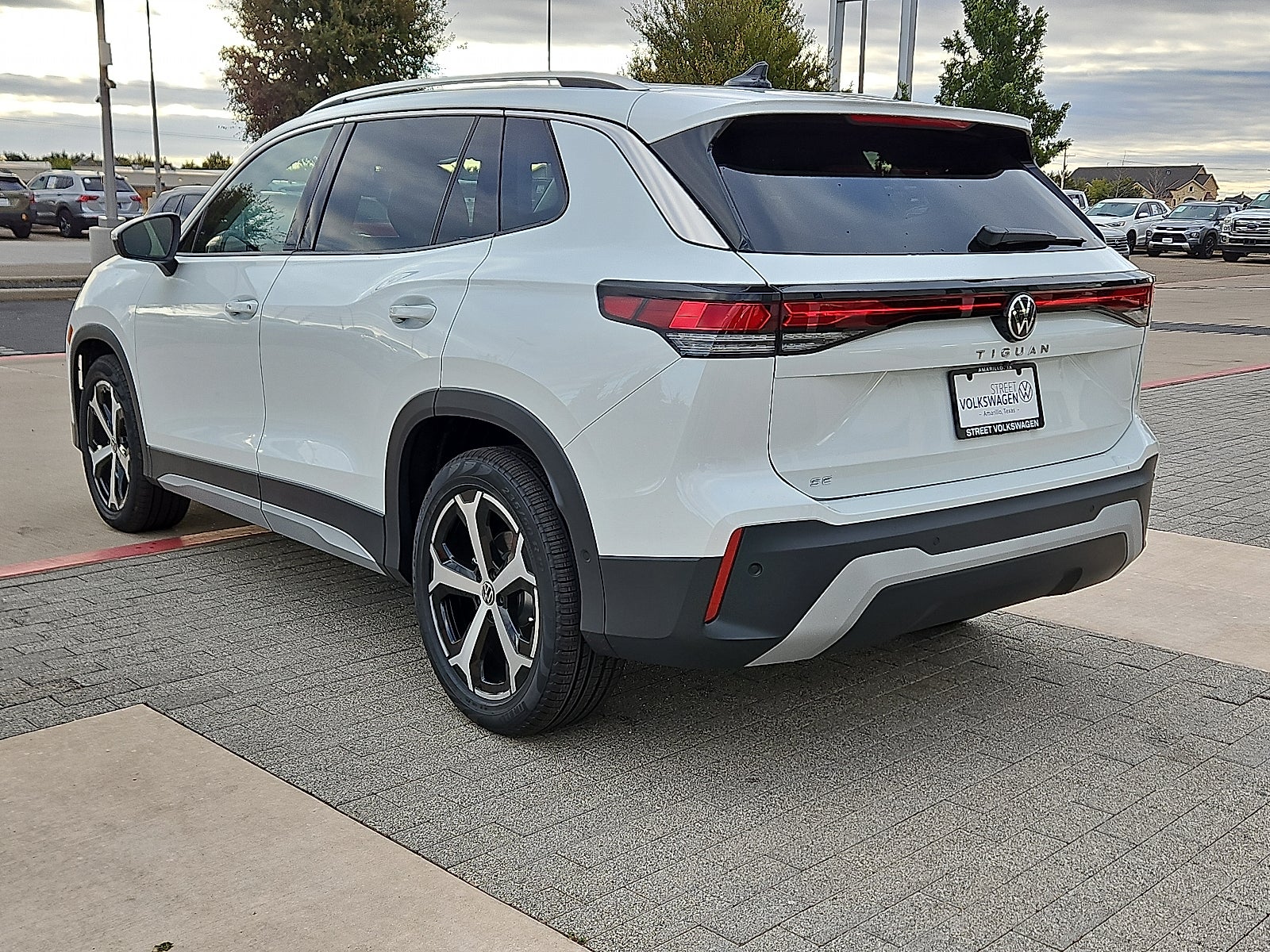 2026 Volkswagen Tiguan 2.0T SE