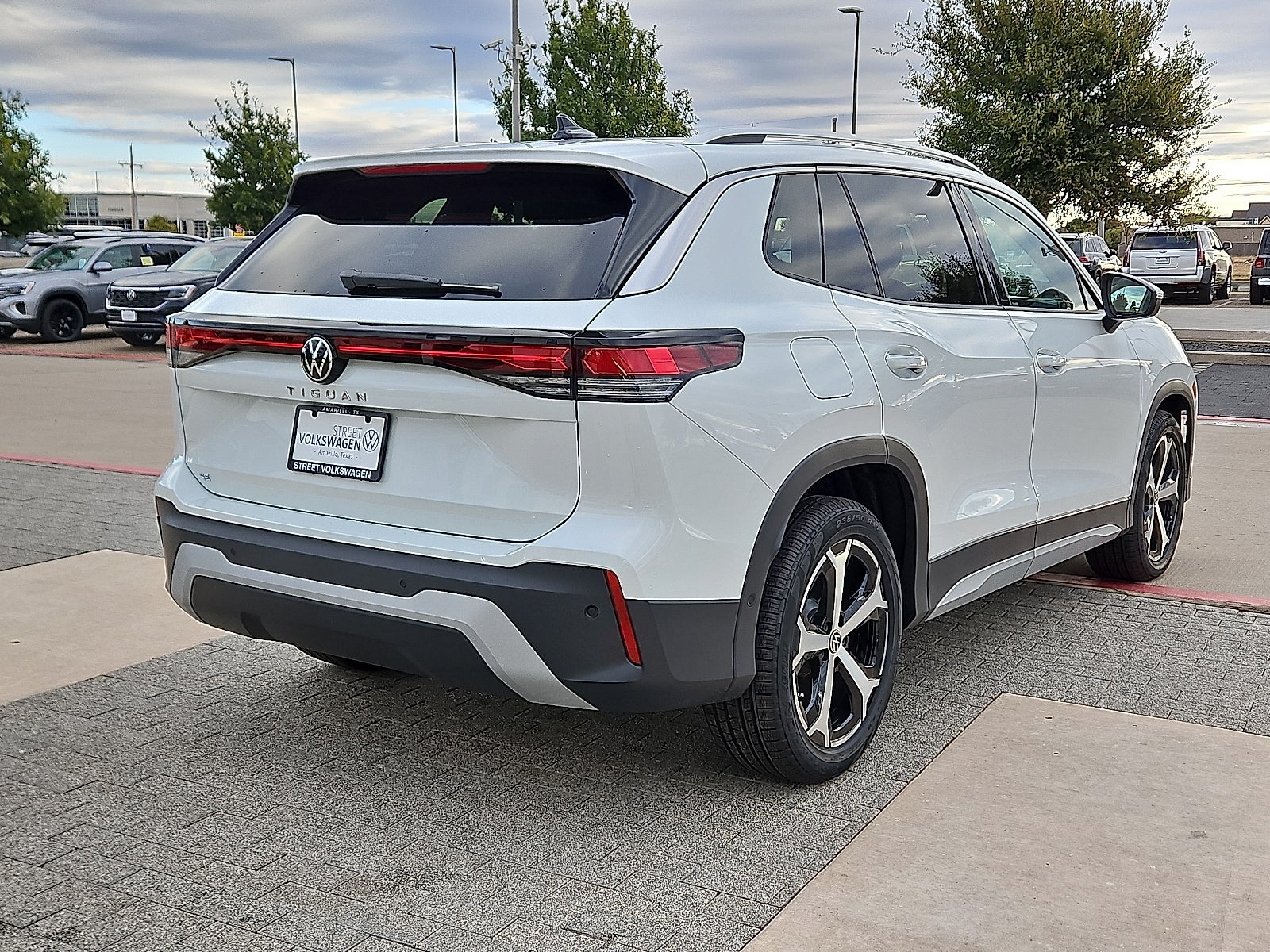 2026 Volkswagen Tiguan 2.0T SE