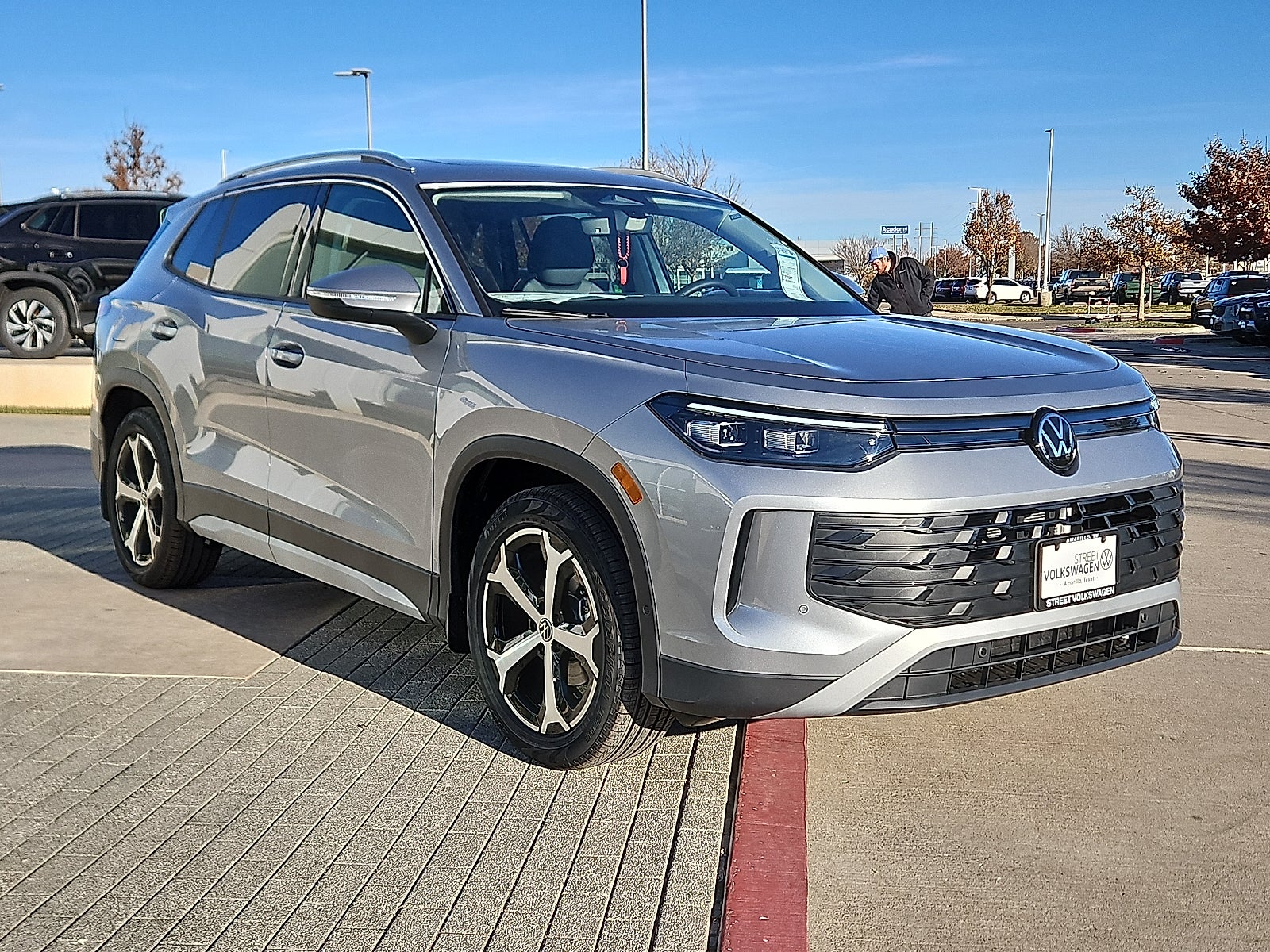 2026 Volkswagen Tiguan 2.0T SE