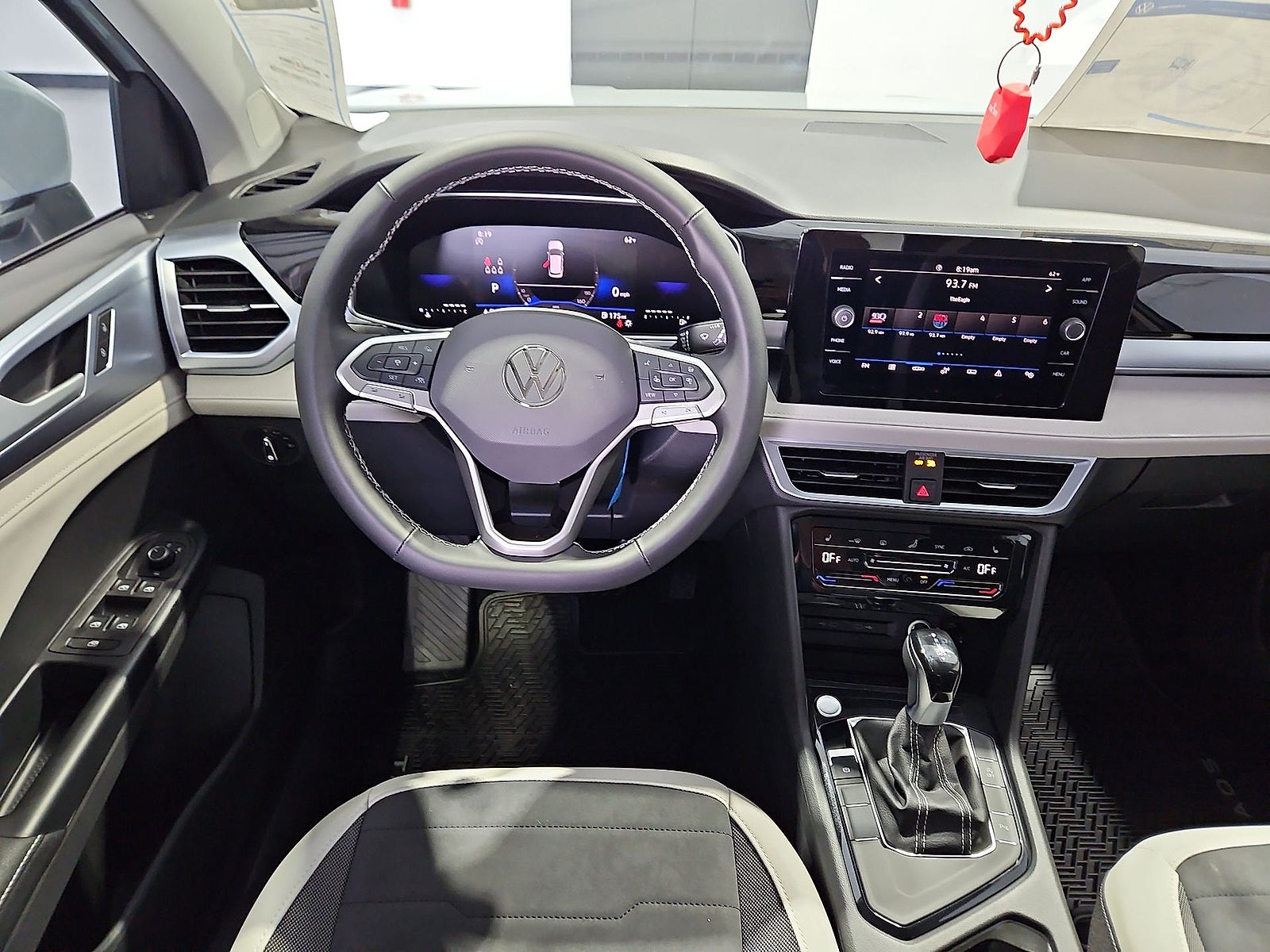 2027 Volkswagen Taos SE