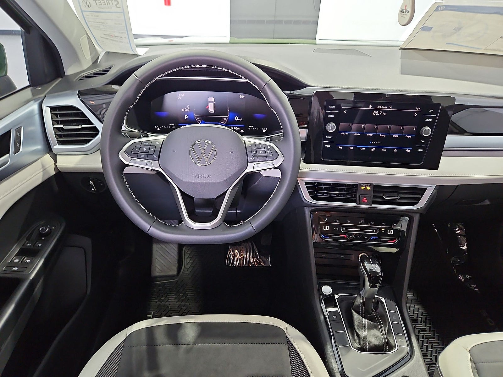 2027 Volkswagen Taos SE