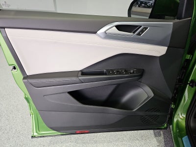 2027 Volkswagen Taos SE
