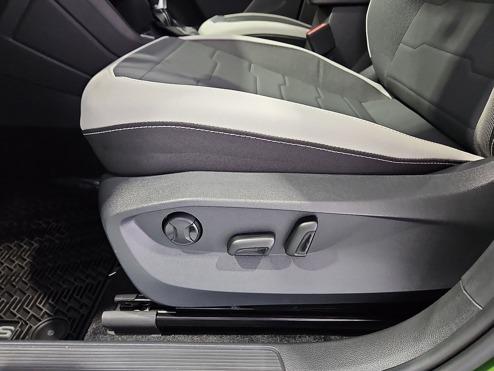 2027 Volkswagen Taos SE