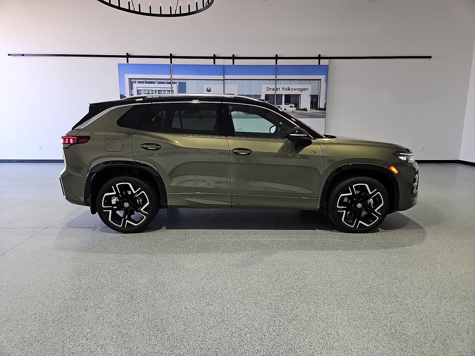 2026 Volkswagen Tiguan SEL R-Line Turbo