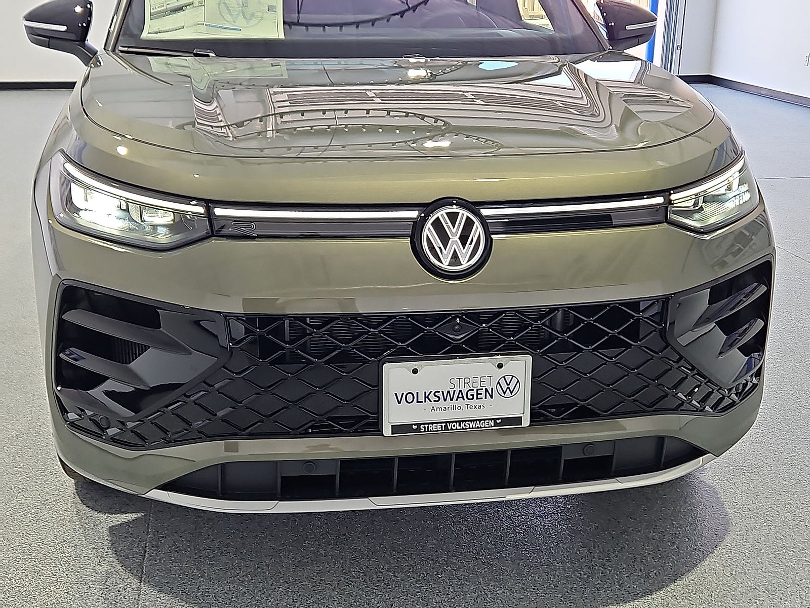 2026 Volkswagen Tiguan SEL R-Line Turbo