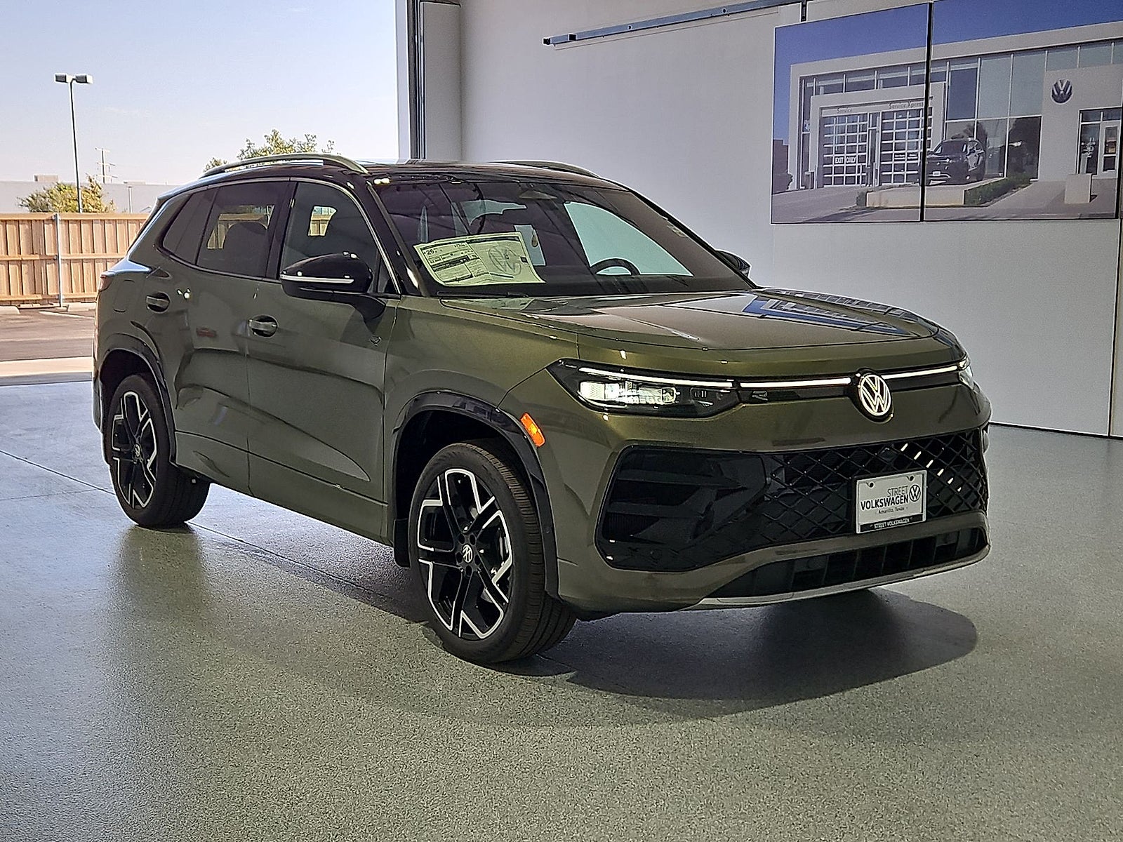 2026 Volkswagen Tiguan SEL R-Line Turbo
